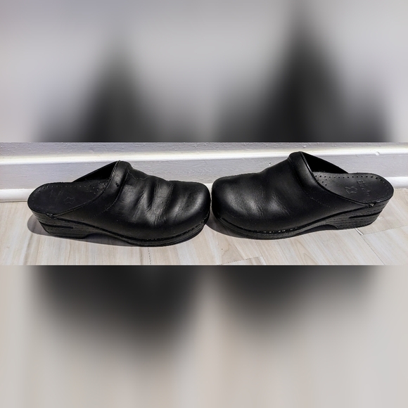 Dansko slip on clog - Picture 2 of 4